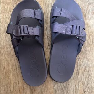 Chaco women’s chillos slides size 9 women’s sandals plum purple
